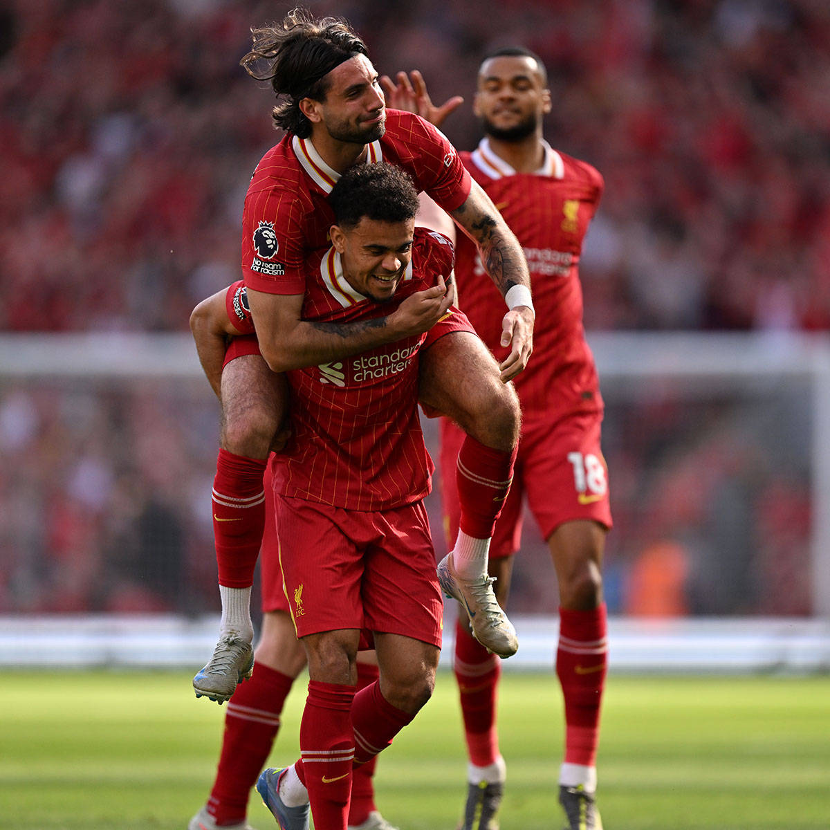 利物浦3-1击败米兰提前小组出线!萨拉赫7场7球,库尔图瓦也破门的简单介绍 利物浦3-1击败米兰提前小组出线!萨拉赫7场7球,库尔图瓦也破门的简单介绍